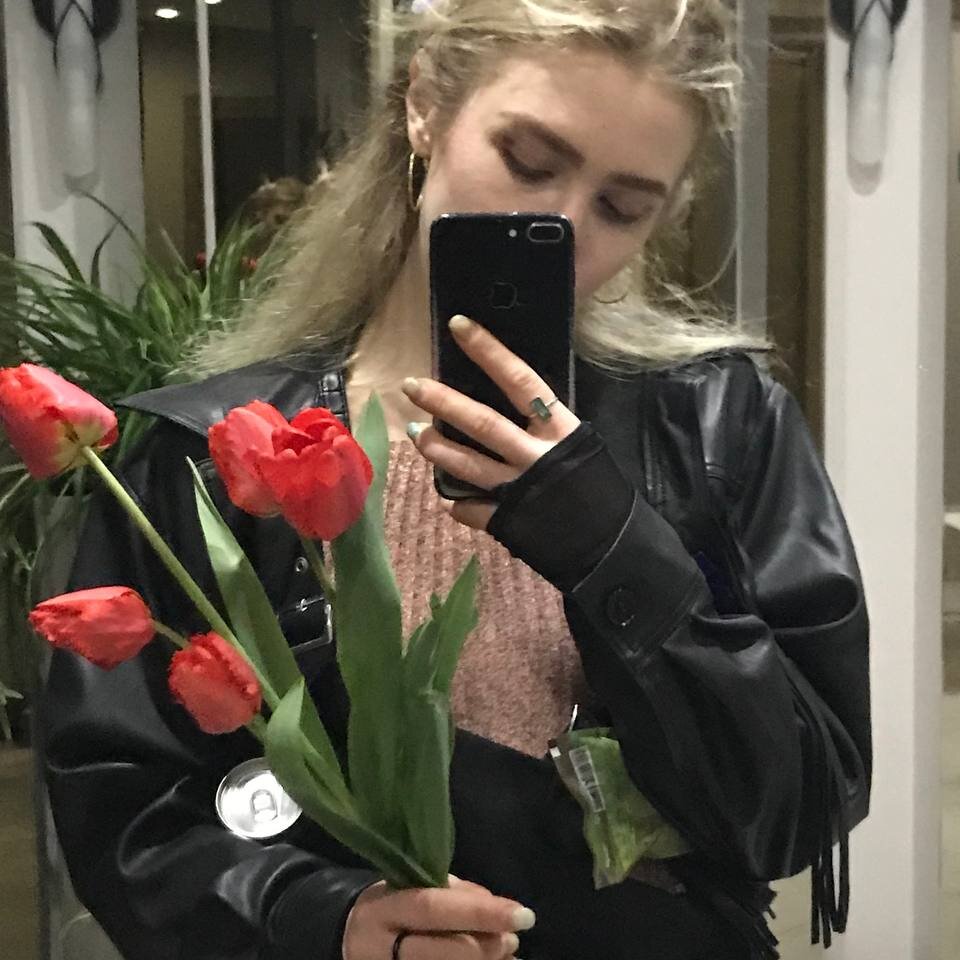 Live sex webcam photo for ribbjhenn #288906762