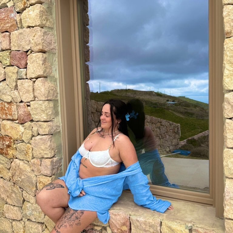 SofiaaBlackk live cam model at StripChat