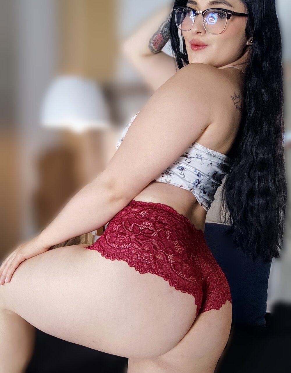 mega-camsex.net valeriarouss_ livesex profile in curvy cams