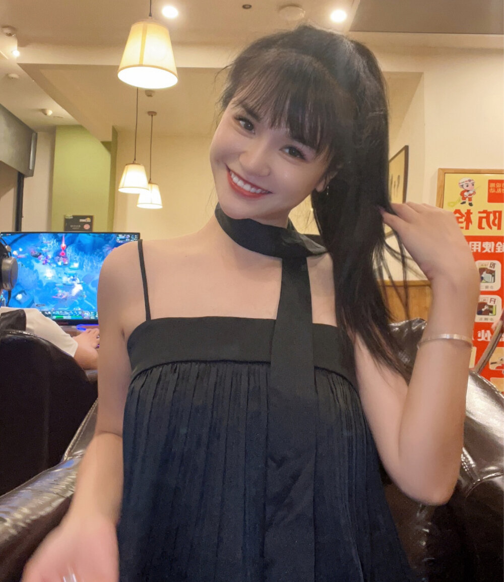 Rose-kiss Webcam Show | superchatlive