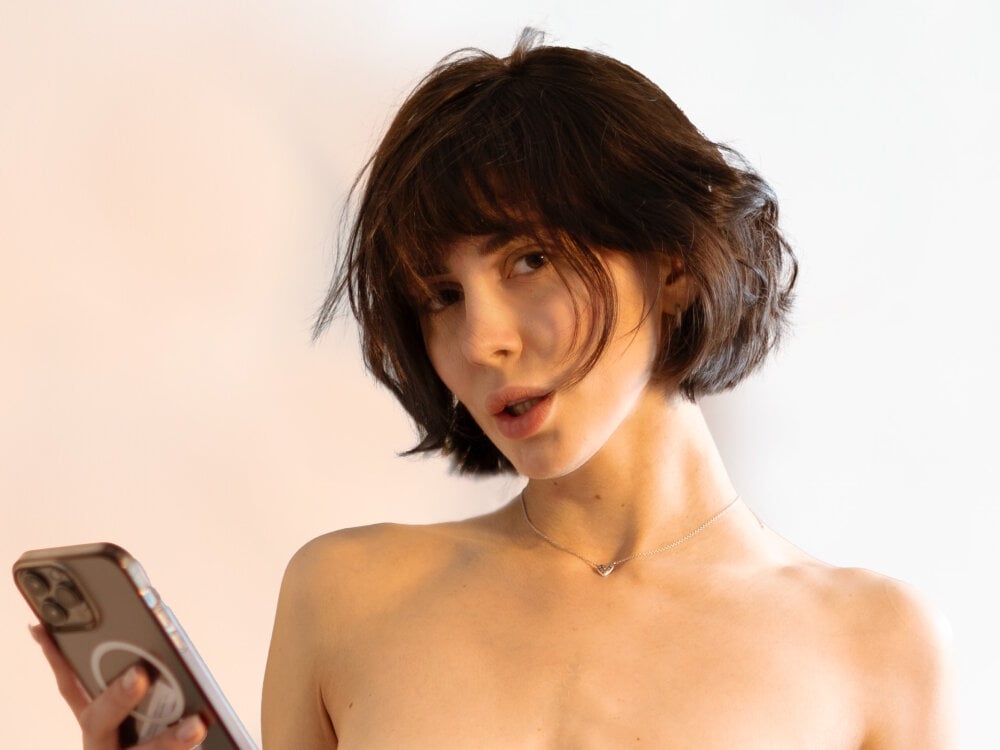 Live sex webcam photo for KattyXMisty #289441515