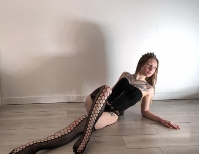 sex chat now EmilieBride