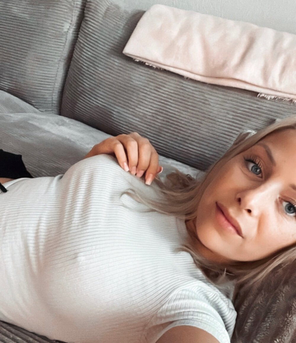 emily-becker from stripchat