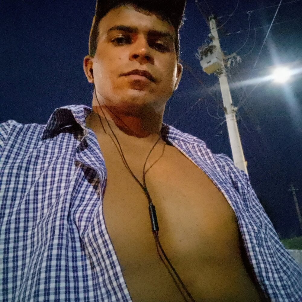 evandro-bahia from stripchat