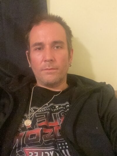 Tonez1986 Male Cockrating Webcam Nude