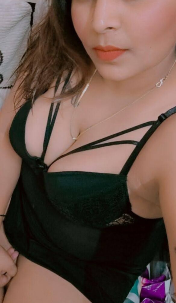 Sexy-Kaur