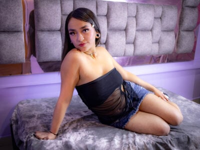 Annie_Yung