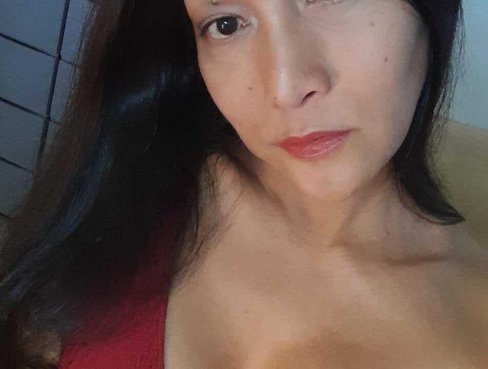 gorgeousynez22 from stripchat