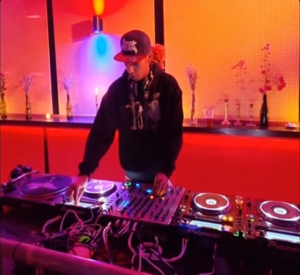 Alva4201000 offline XXX-chat