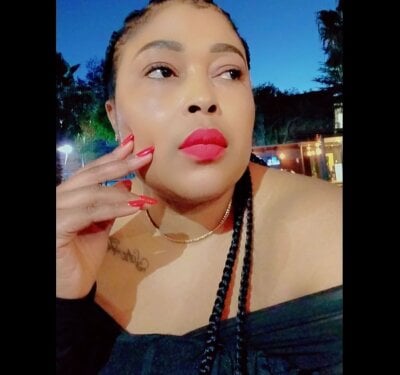 prettyafricanqueen from stripchat