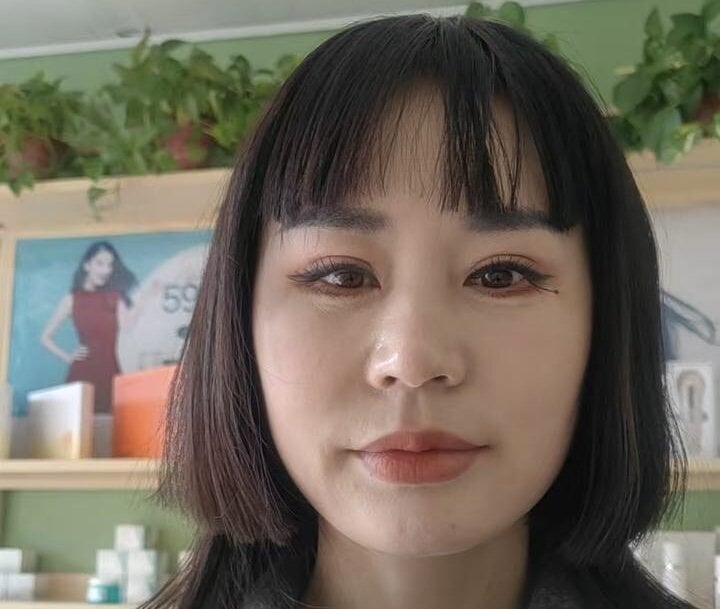 stripchat 940940_1688 webcam profile pic via badgirlwebcam.com