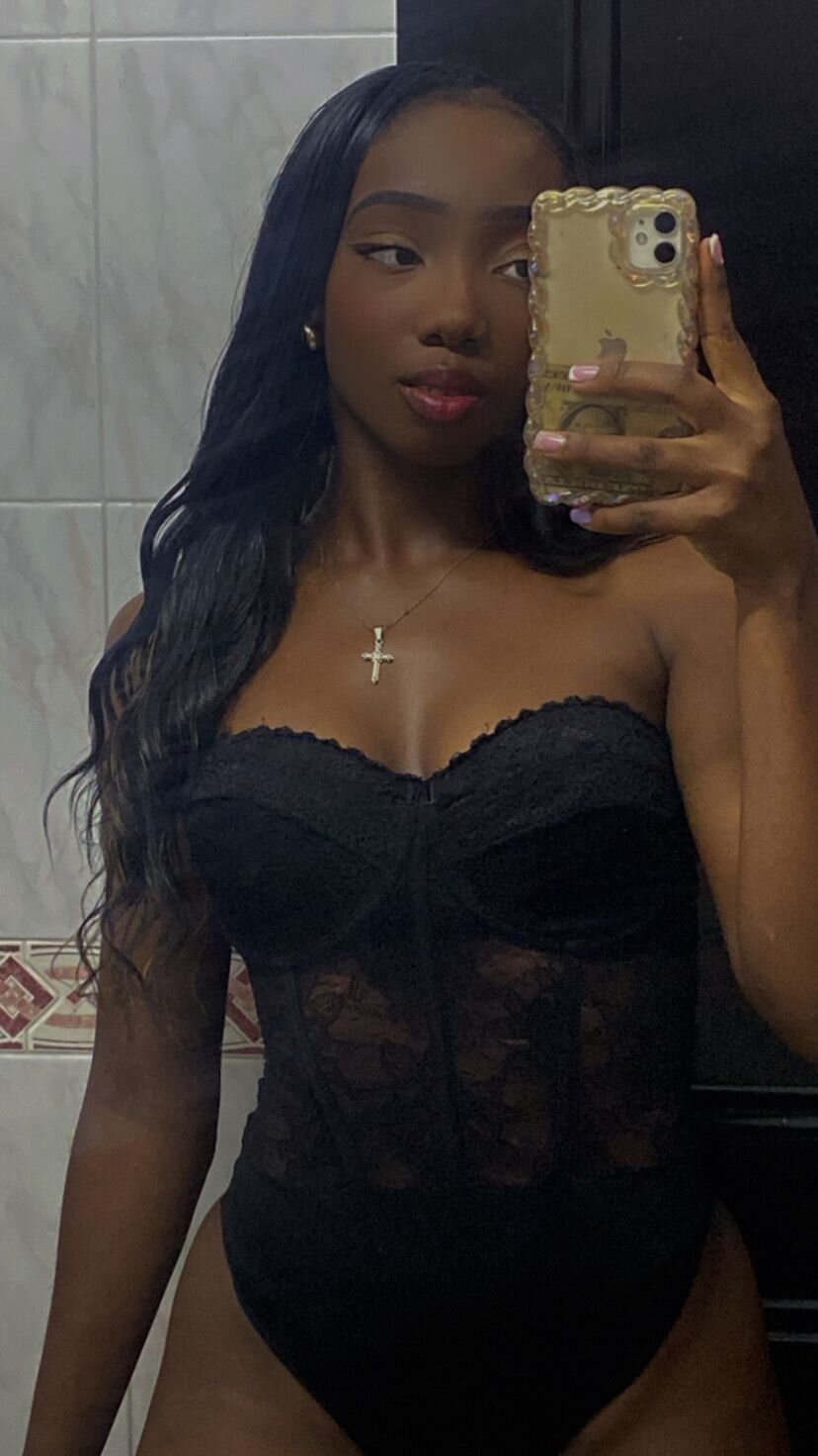 Kelsie_Adamsxx