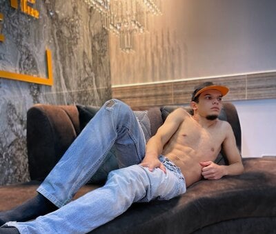 hades-wild from stripchat