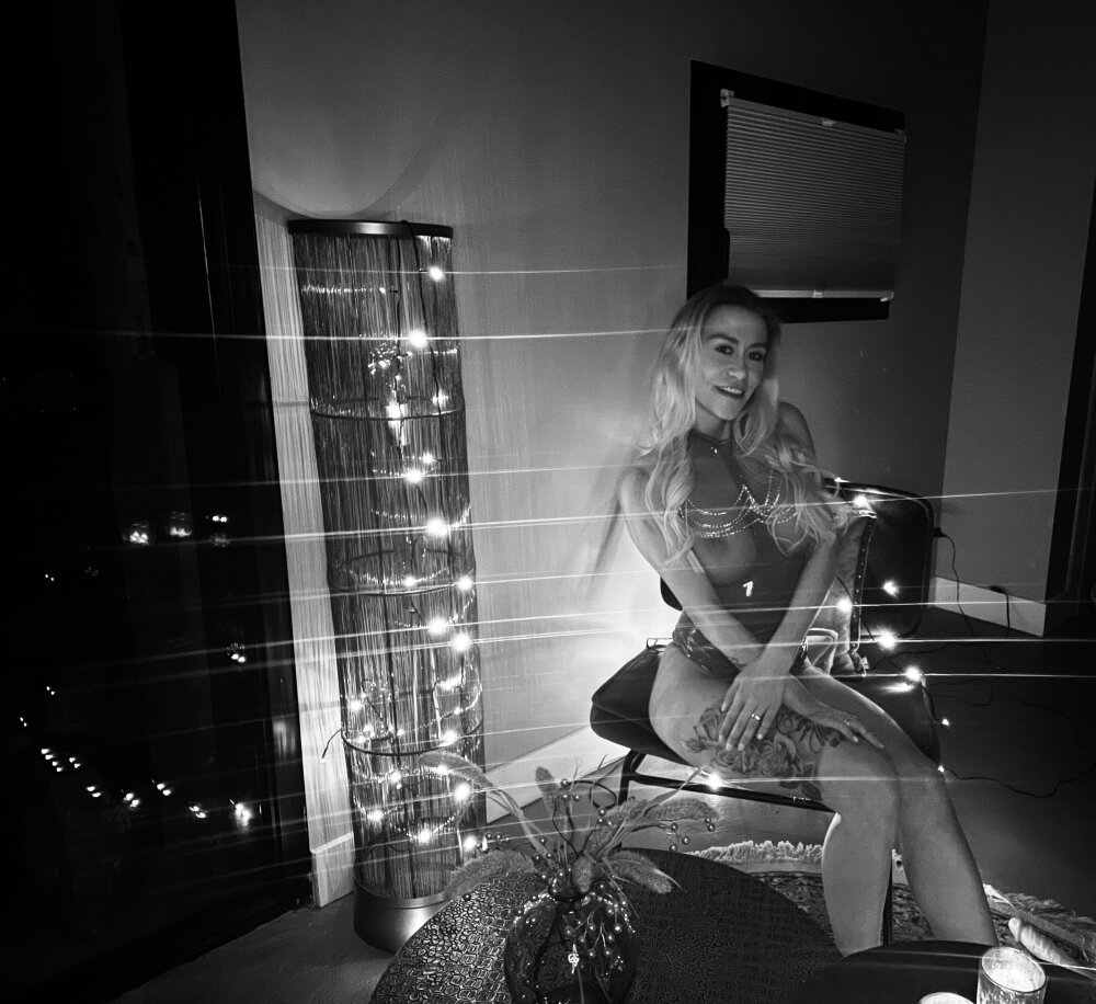 AnoukMaze бесплатное вебкам шоу и XXX чат | xHamsterLive