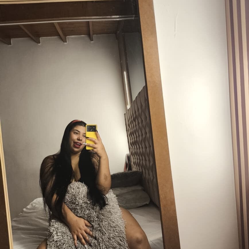 myliveeroticcams.com miilu_gomez livesex profile in latino cams