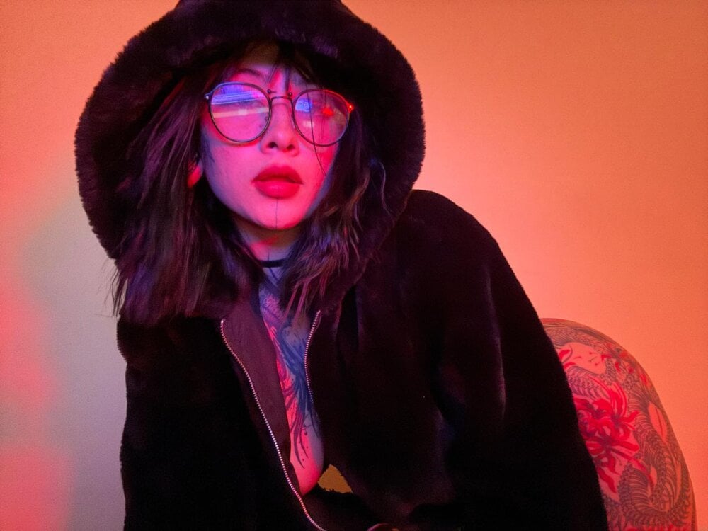 247camsex.com aryrousse livesex profile in small-tits cams