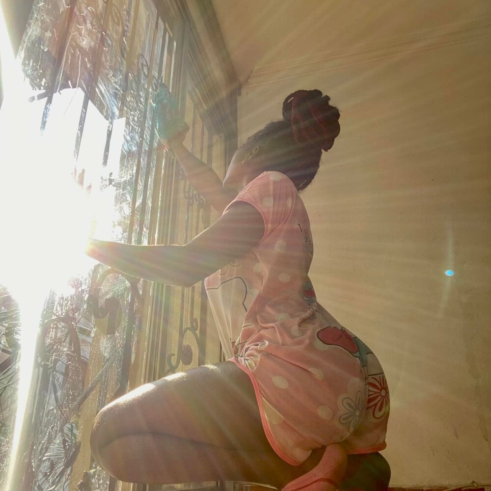 stripchat reycchell webcam profile pic via onaircams.com