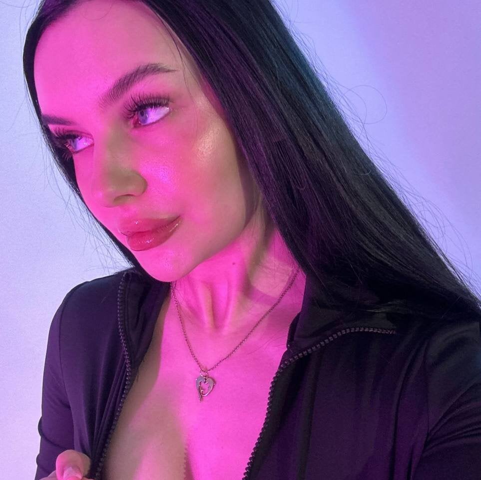 Miss_Vic's Offline XXX Chat