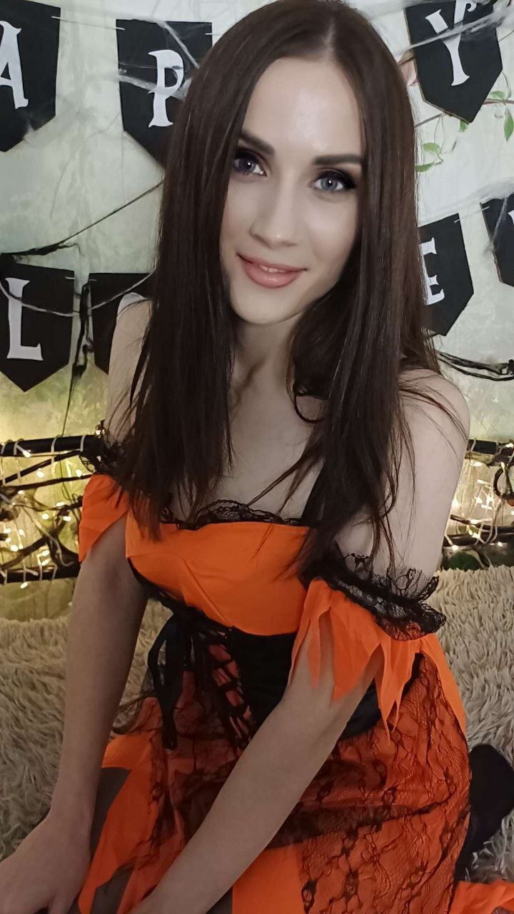Charm_Eveline