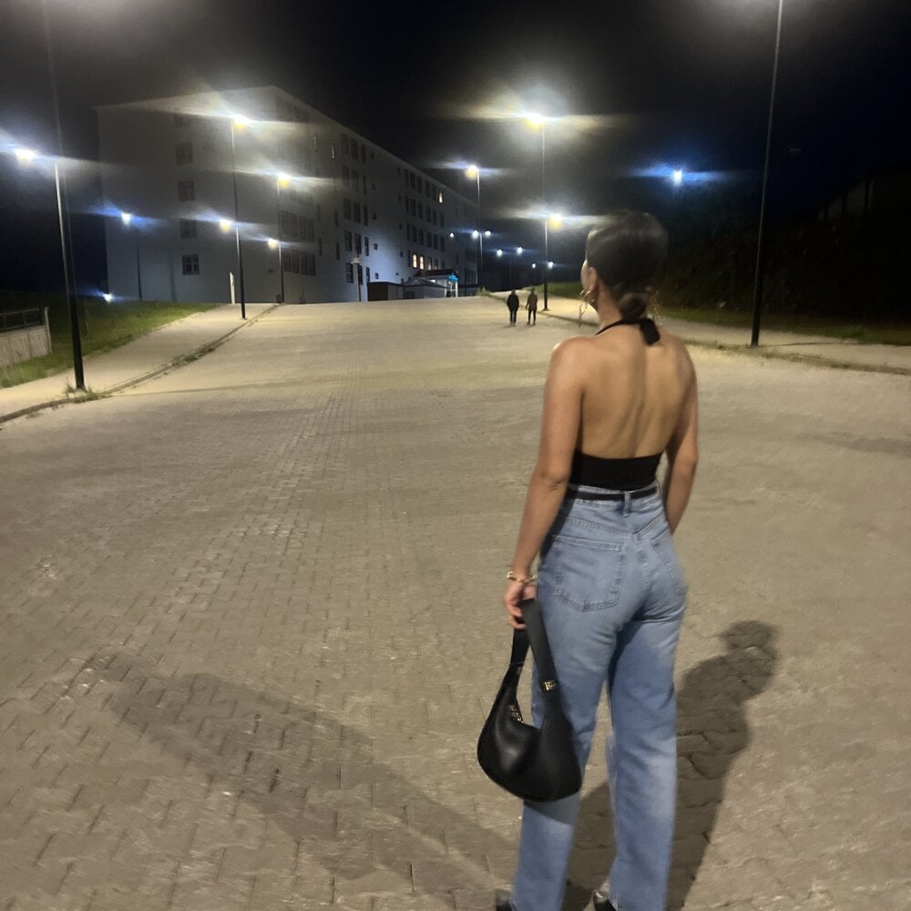 CansuKeser live cam model at StripChat