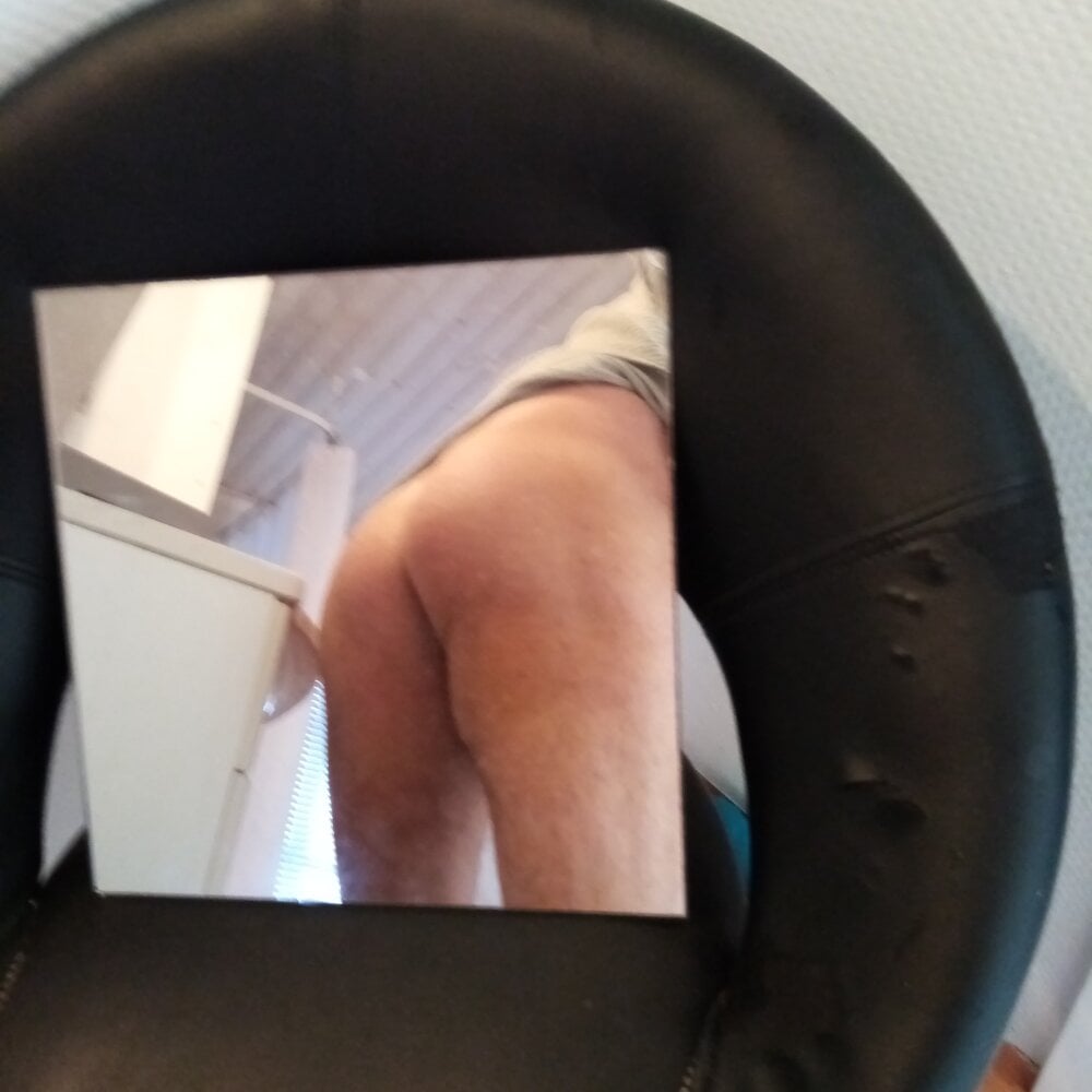 Bigutt73's Offline XXX Chat