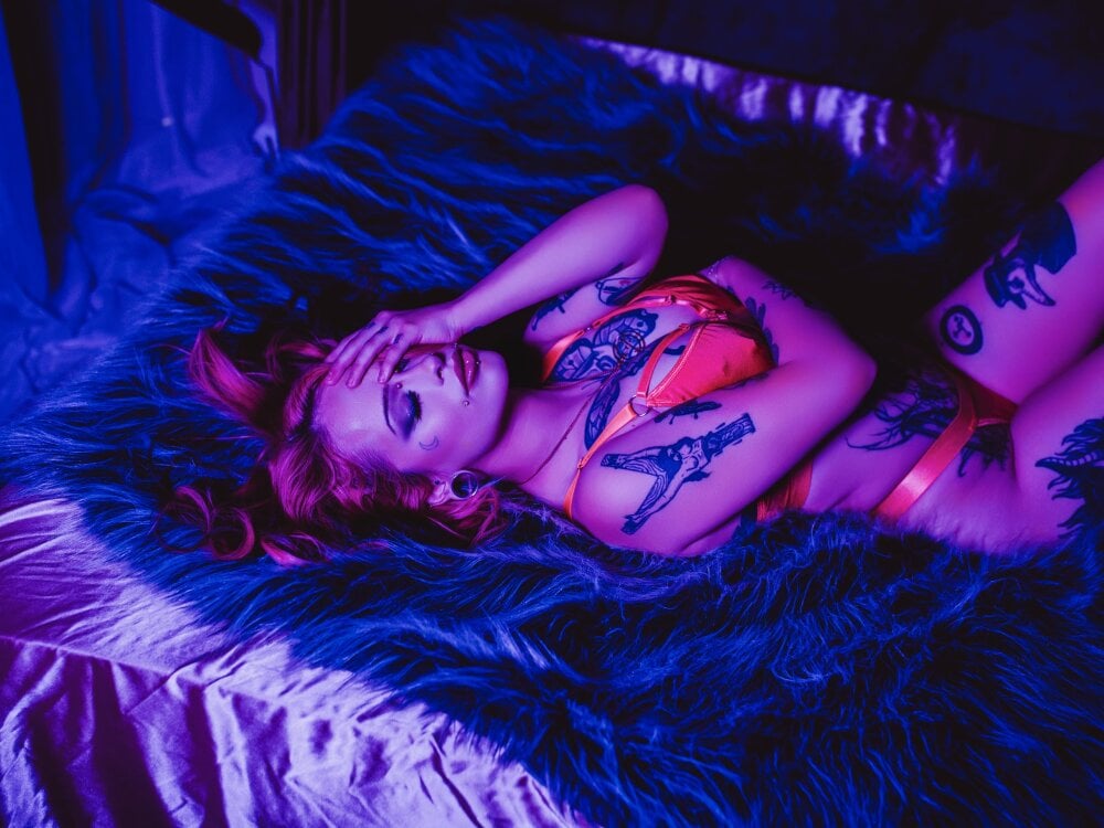 MissRomero Offline XXX-chat