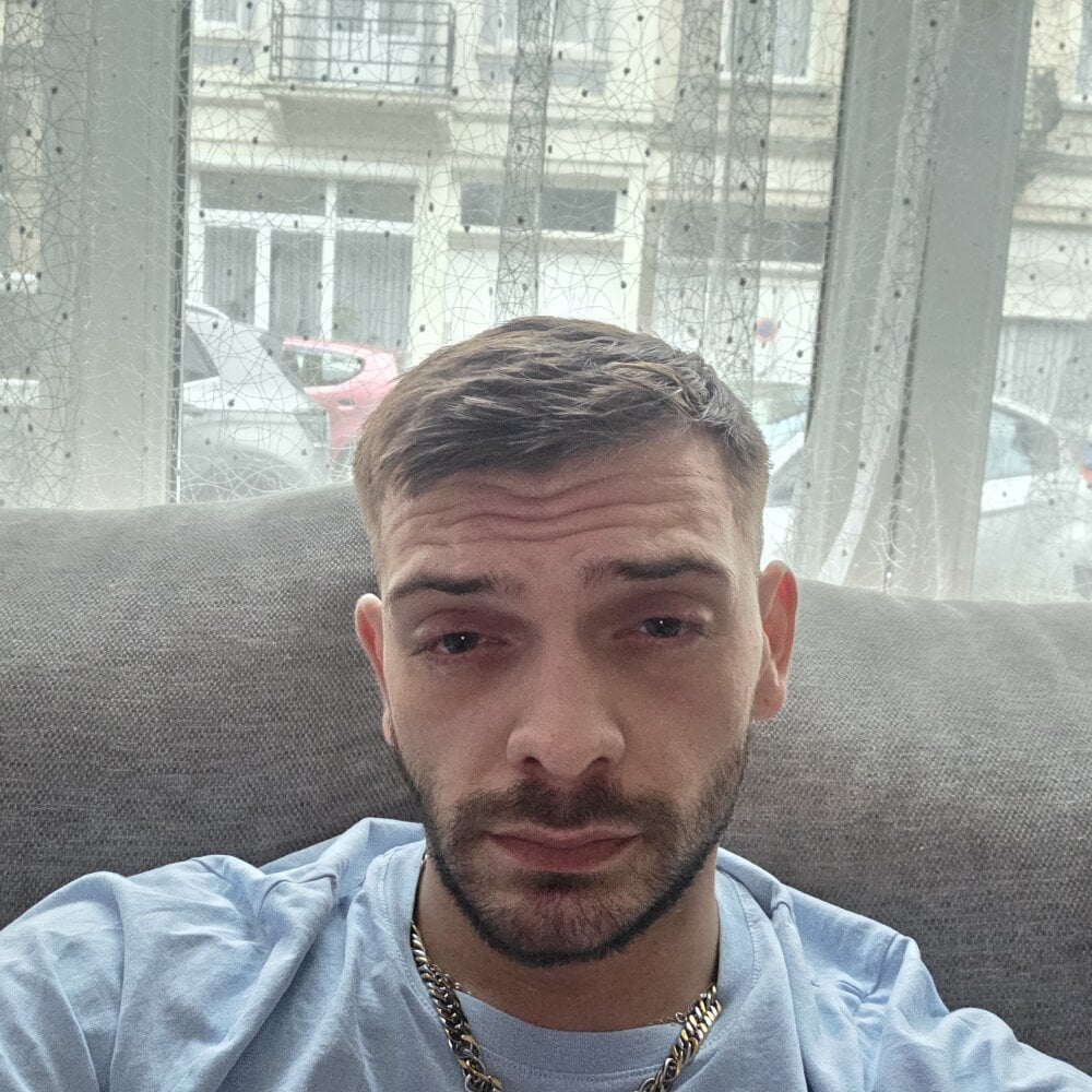 Chaudhot77's Offline XXX Chat