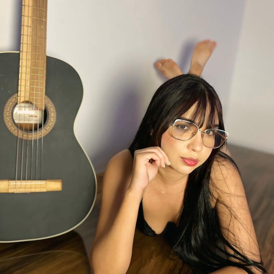 pornos.live alicesmity_ livesex profile in in-a-parallel-universe cams