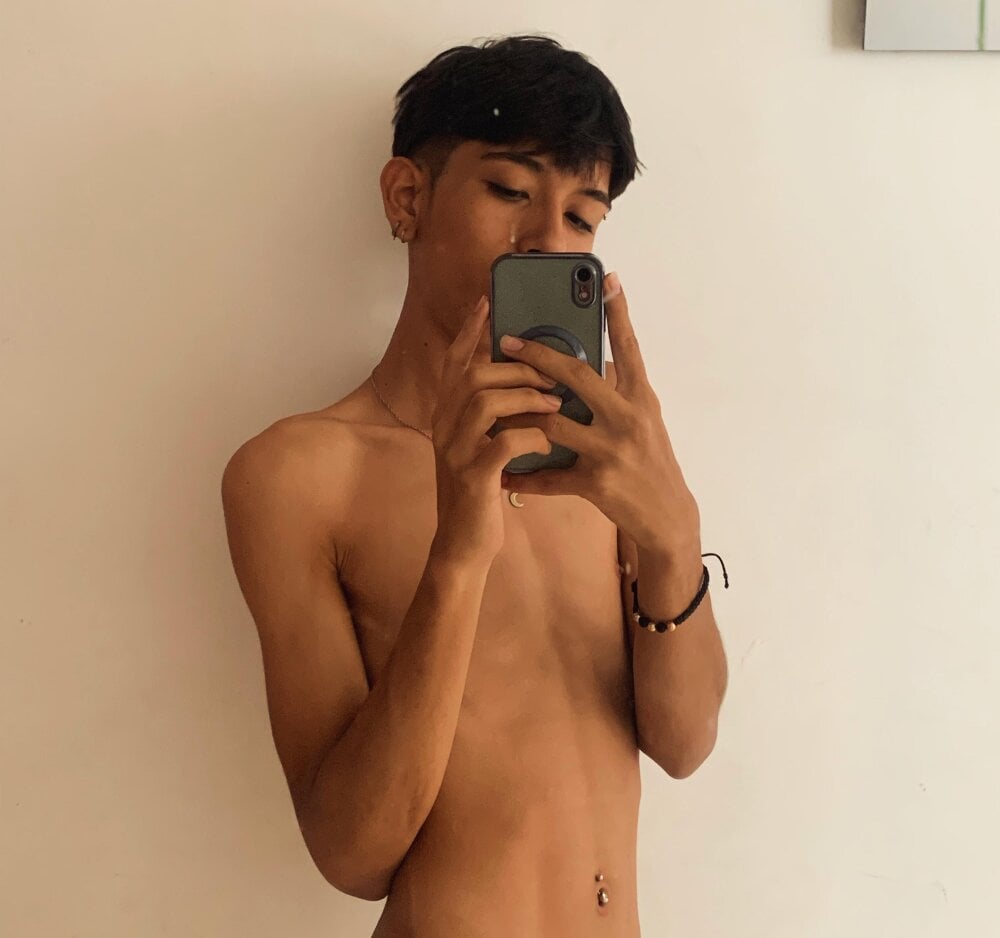 Live sex webcam photo for you_dream- #286189764