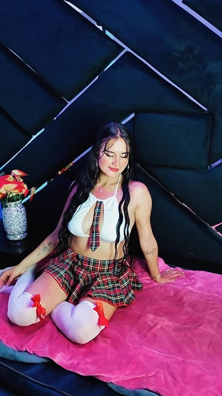 Charlotte_Rosy