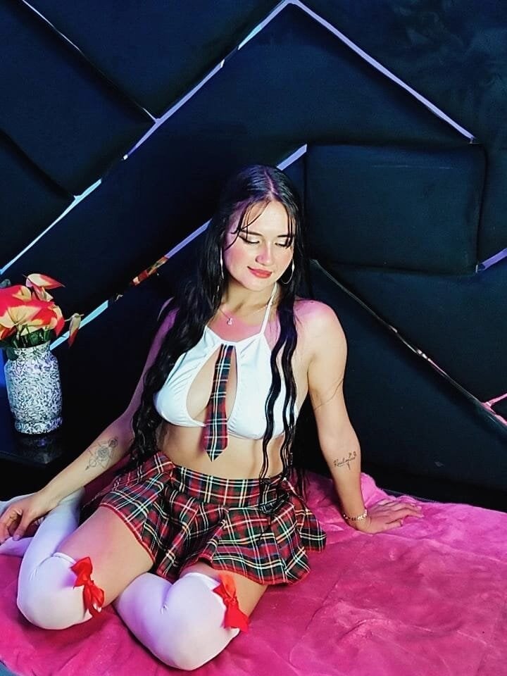 newporncams.com charlotte_rosy livesex profile in im-from-wherever-you-want-me-to-be cams