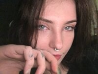 Adelinaaa___'s Offline Chat Room