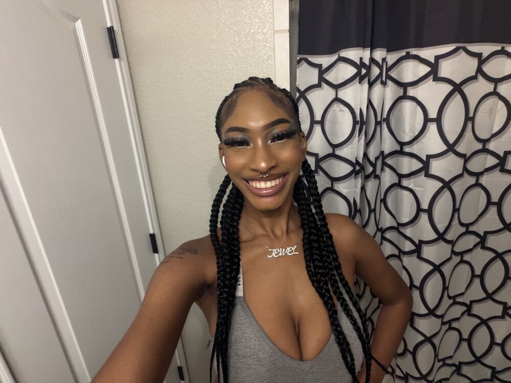 Prettyfacefemale's Offline XXX Chat