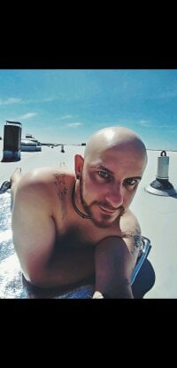 Falloutboy82's Offline Chat Room