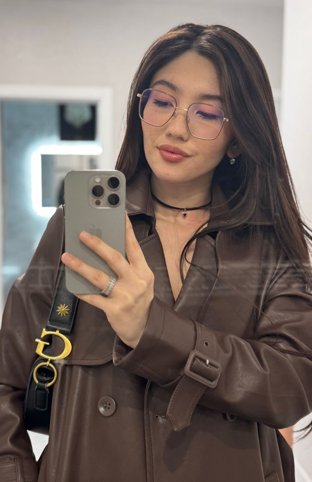 Miss_Iris69