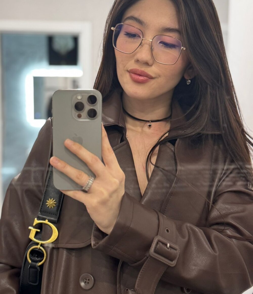 Miss_Iris69 profile
