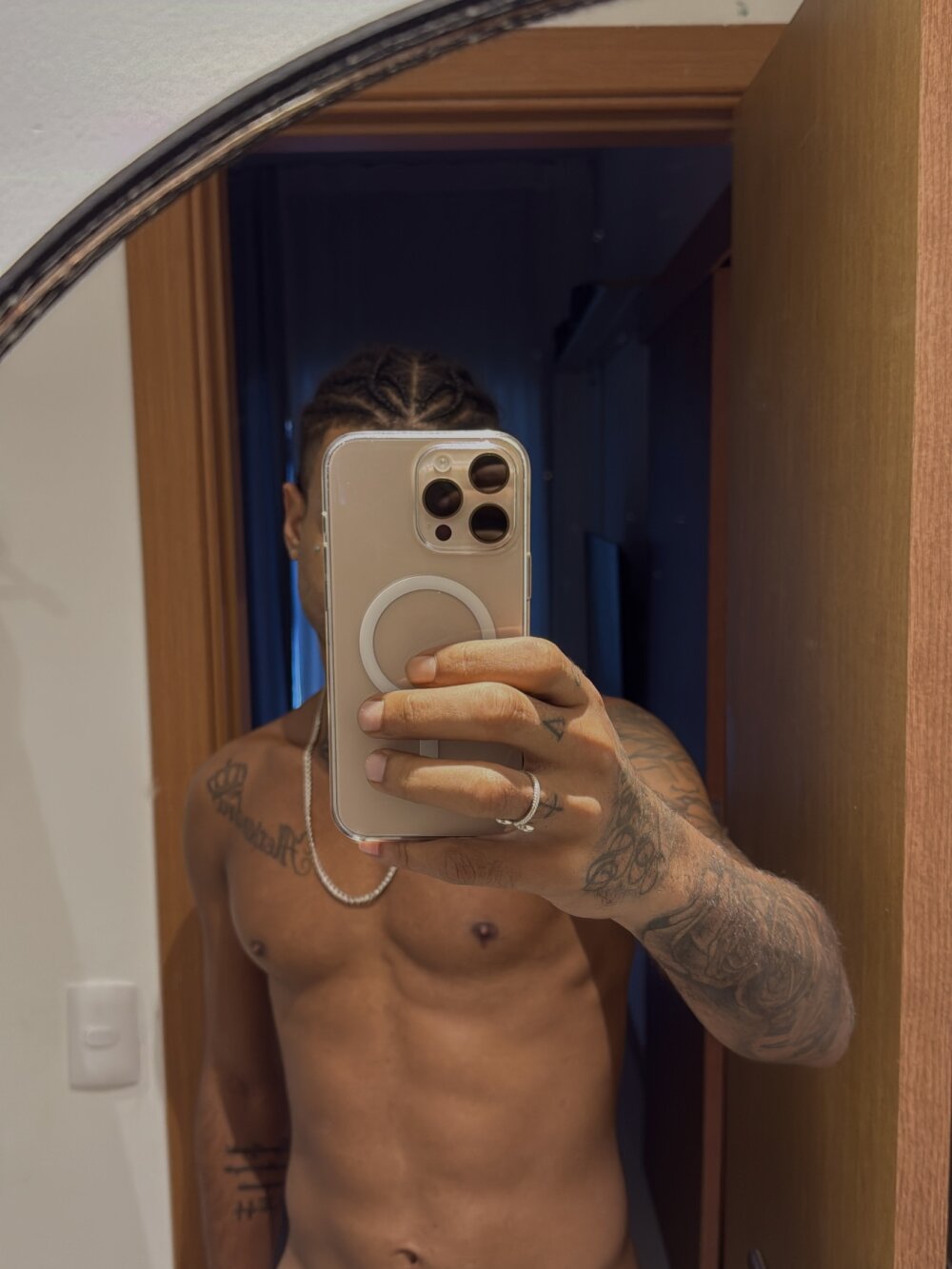 Snooop24cm's Offline XXX Chat