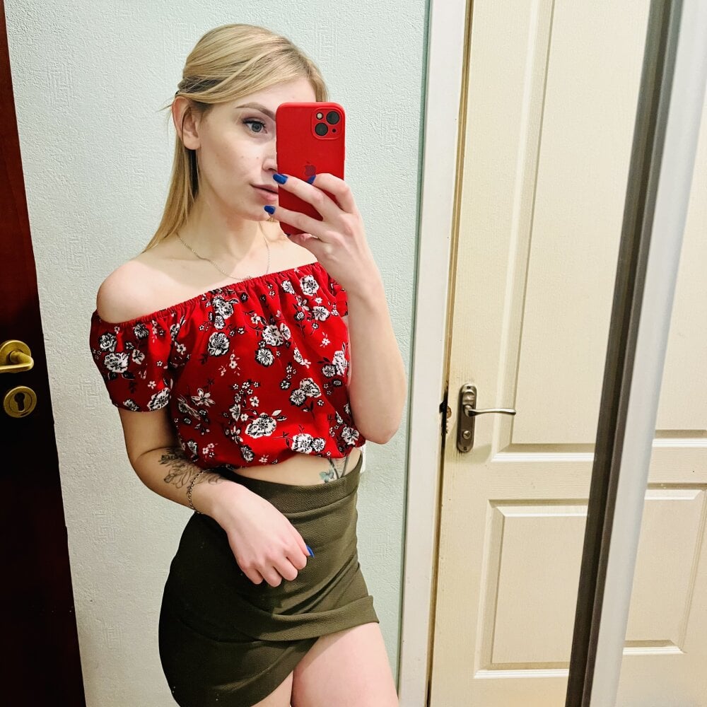Jessie_Party Chat Room offline