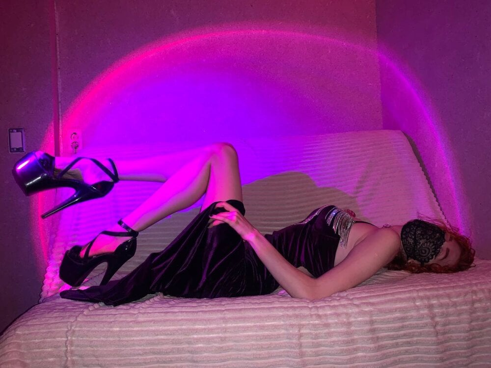 privat-livecam.com steffy_red_candy livesex profile in city-of-fun cams