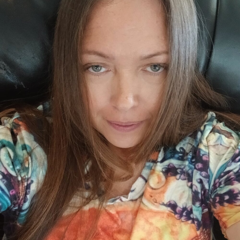 Babygiirll live cam model at StripChat