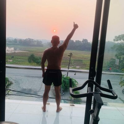 Menaloha Male Skinny Live Webcam Striptease