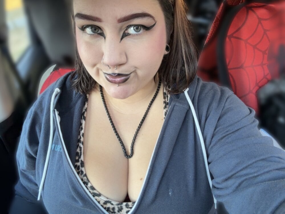 watchgirlcam.com xburykaialivex livesex profile in online-saturday-1600-to-2330-col cams