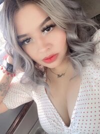 madelinn's Offline Chat Room