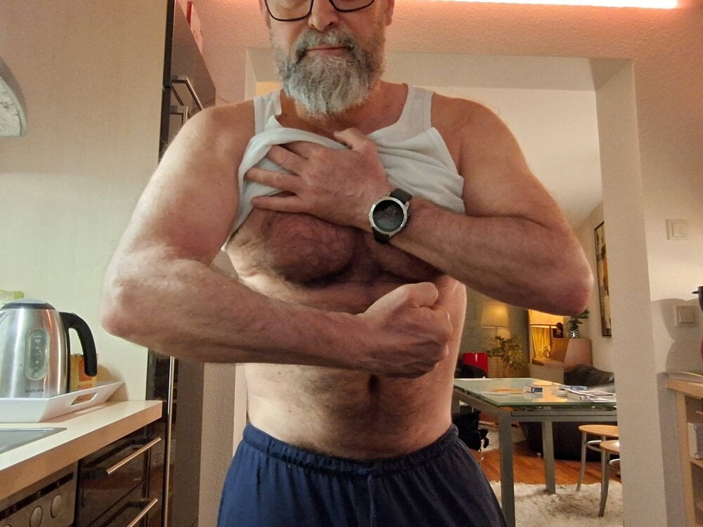 hans895 from stripchat