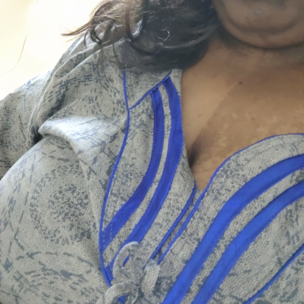 onaircams.com umaesmari livesex profile in india cams