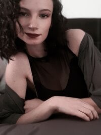 InnocentNatalie's Offline Chat Room