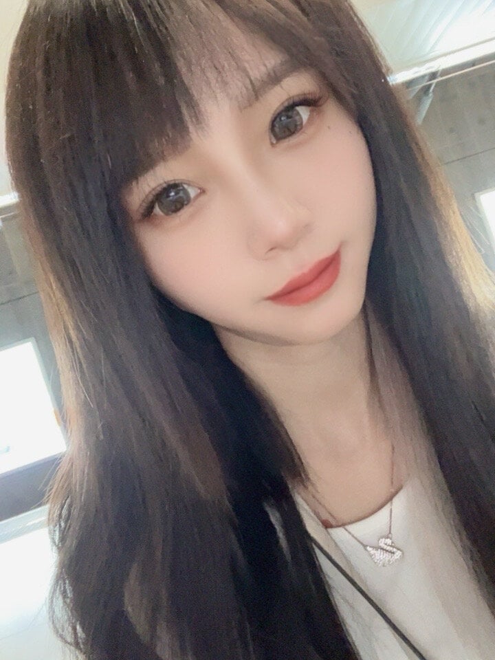 Live sex webcam photo for Khaleesi-ying #290051275