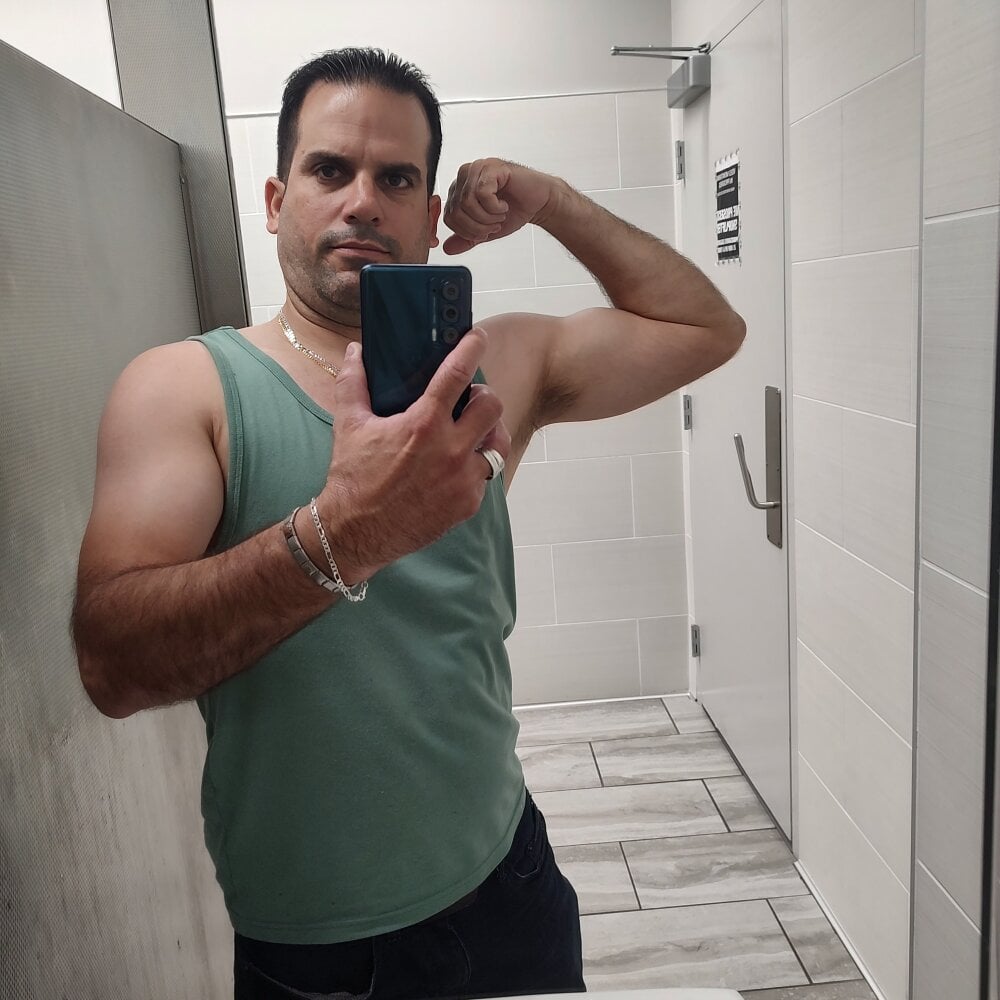 albert871231 from stripchat