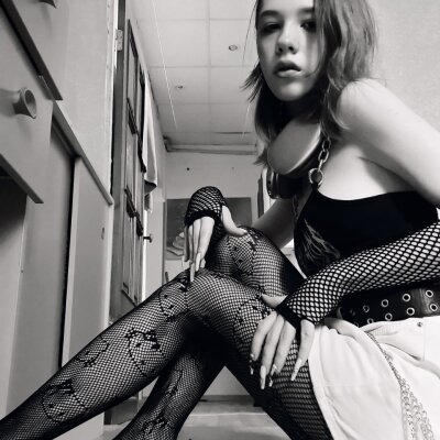 pollyboom from stripchat