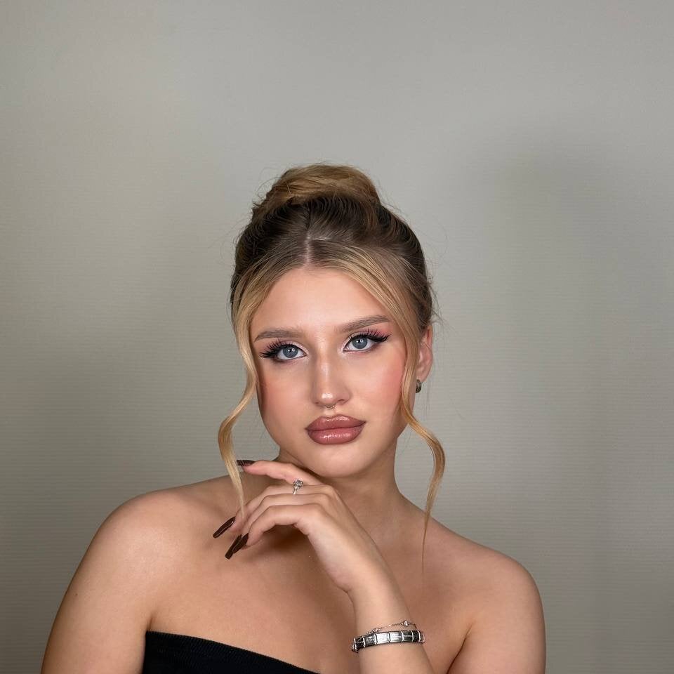 chatnmate.com sharon_tatte livesex profile in blond-hair cams